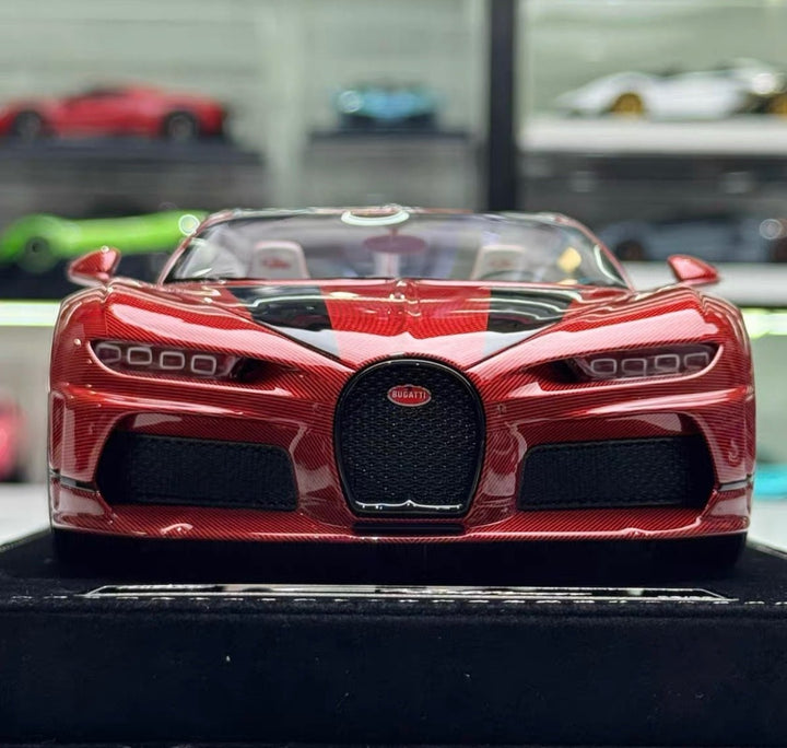 Bugatti Chiron Super Sport (Red Carbon) [Henson&Heaven] 1/18 scale