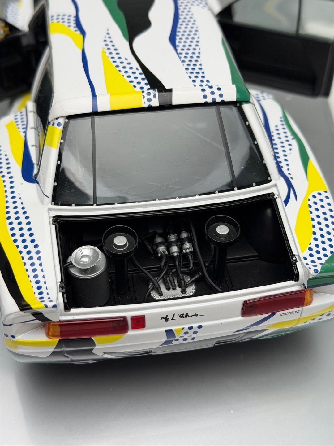 BMW 320i Group 5 (Roy Lichtenstein - Art Car) [MINICHAMPS] 1/18 scale