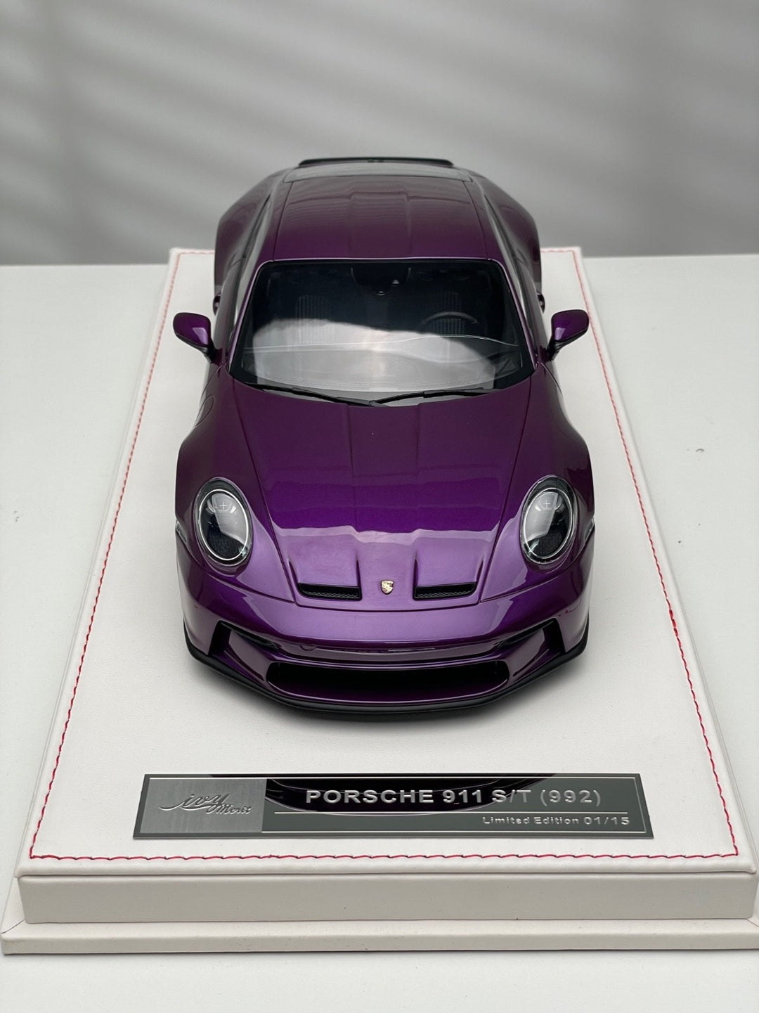 Porsche 911 S/T (Purple/ Black Rims) [Ivy Merit Model] 1/18 scale
