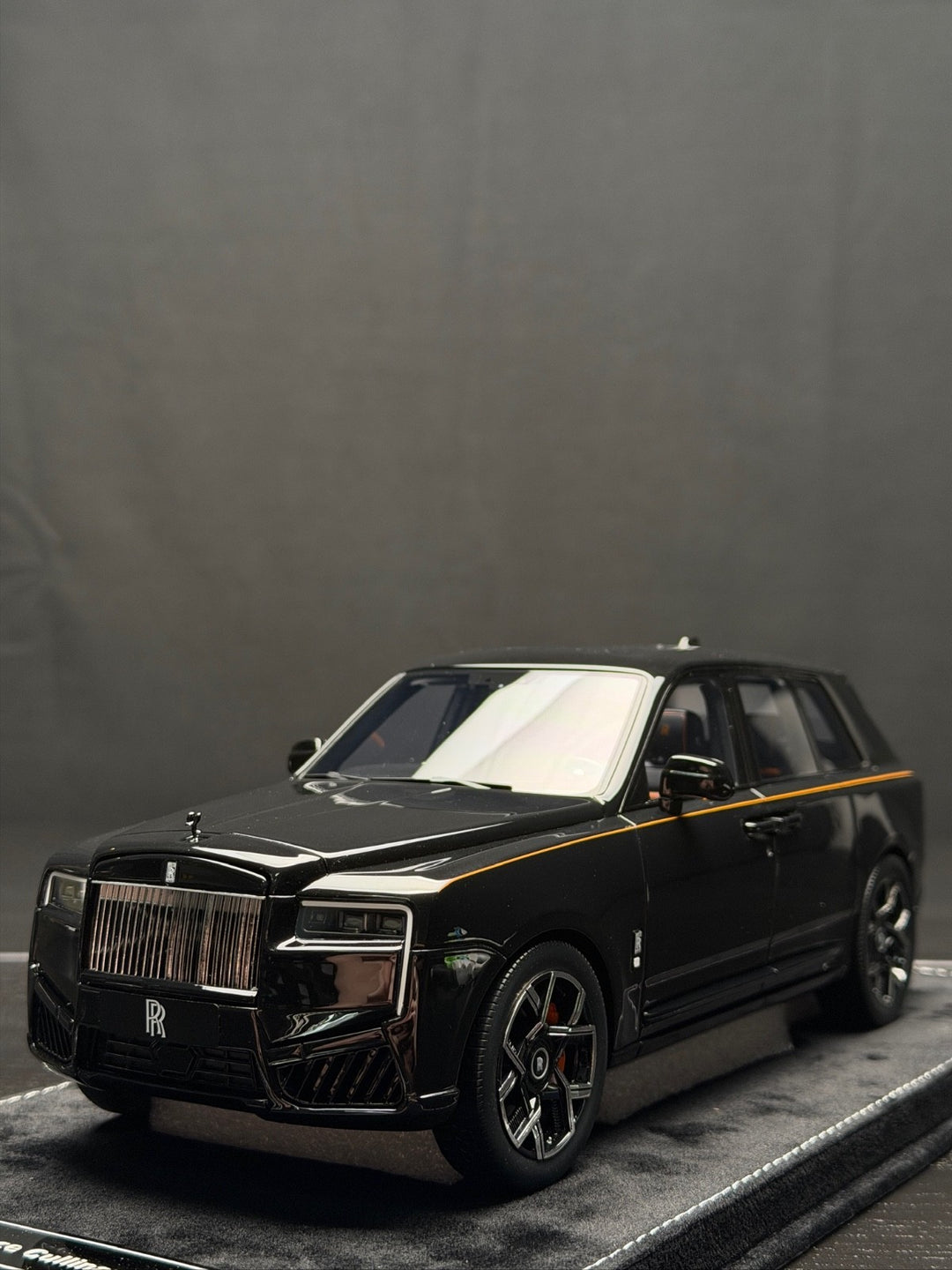 Rolls-Royce Cullinan Series II (Diamond Black) [H&H] 1/18 scale