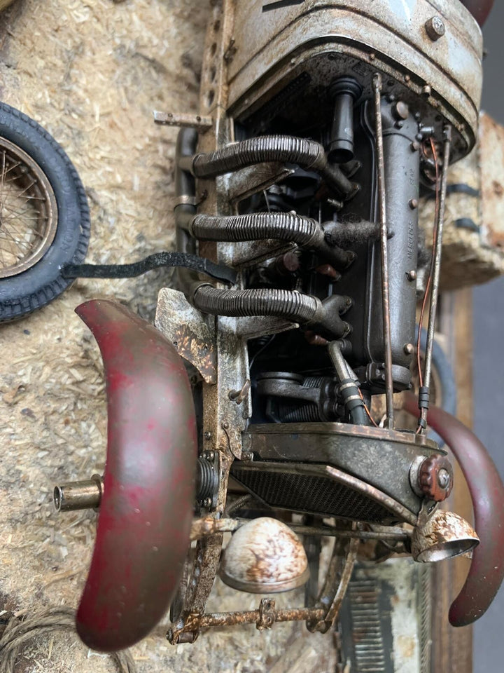 Classic Mercedes-Benz SSKL Barn Find Diorama [1:18 scale]
