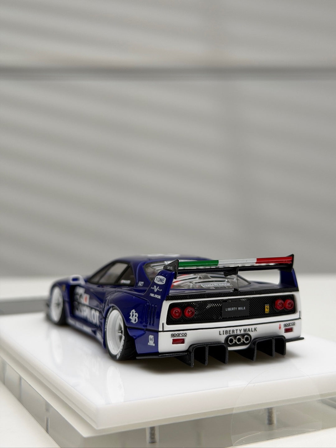 2-in-1 Ferrari F40 LBWK (Blue PILOT Livery) [Davis & Giovanni] 1:64 & 1:43 scale