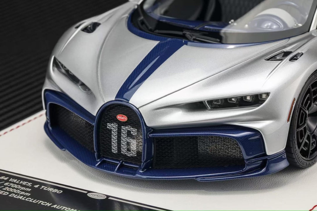Bugatti Chiron Pur Sport (Silver/ Blue Carbon) [Davis & Giovanni] 1:18 scale