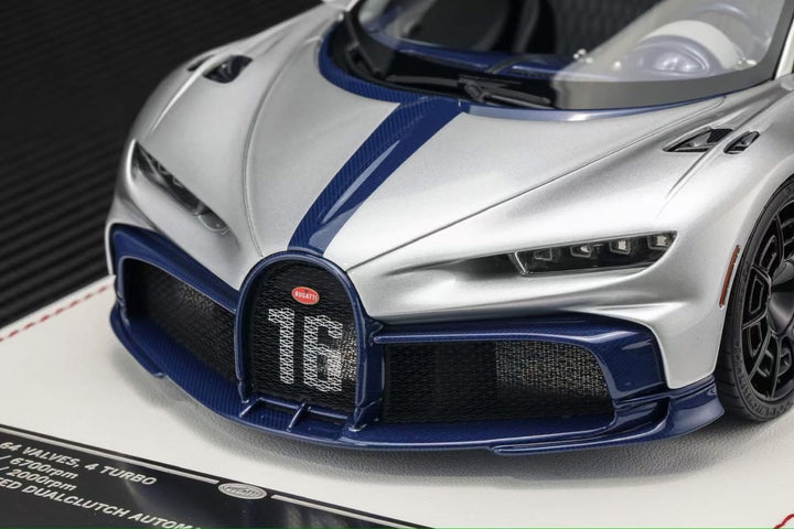 Bugatti Chiron Pur Sport (Silver/ Blue Carbon) [Davis & Giovanni] 1:18 scale