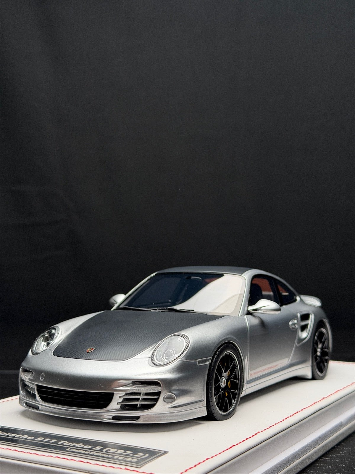 Porsche 911 Turbo S (Silver/ Carbon) [IVY Model] 1:18 scale