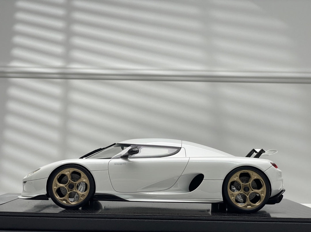Koenigsegg CC850 (White) [FrontiArt] 1/18 scale