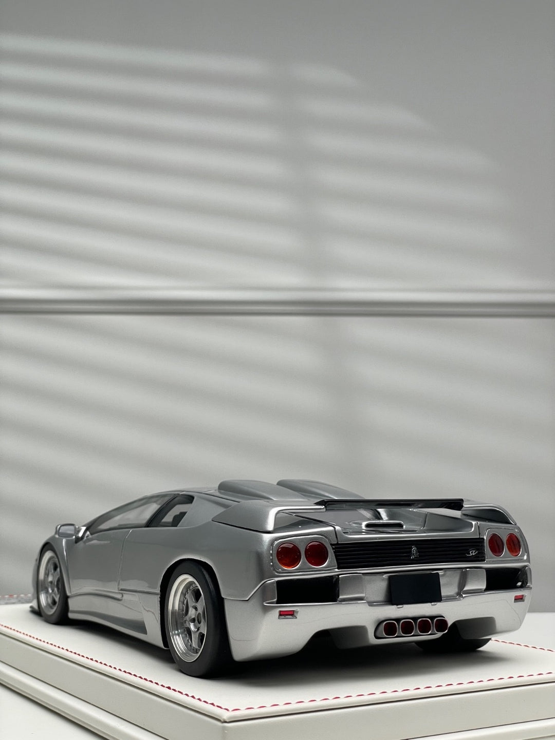 Lamborghini Diablo SE 35th Anniversary (Silver) [Auto Palace Model] 1/18 scale