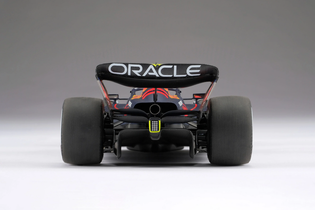 RED BULL RACING RB19 (2023 SEASON LIVERY SERGIO PÉREZ) [Amalgam] 1:18 scale