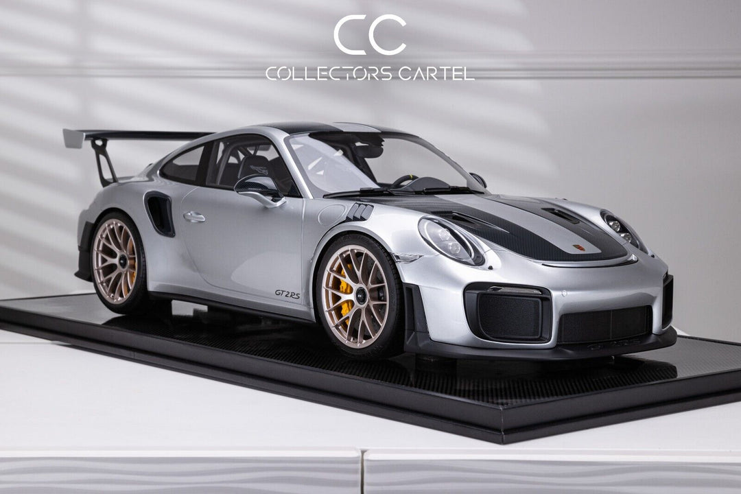 Porsche 911 GT2 RS (Silver) [Dino/+] 1:8 scale