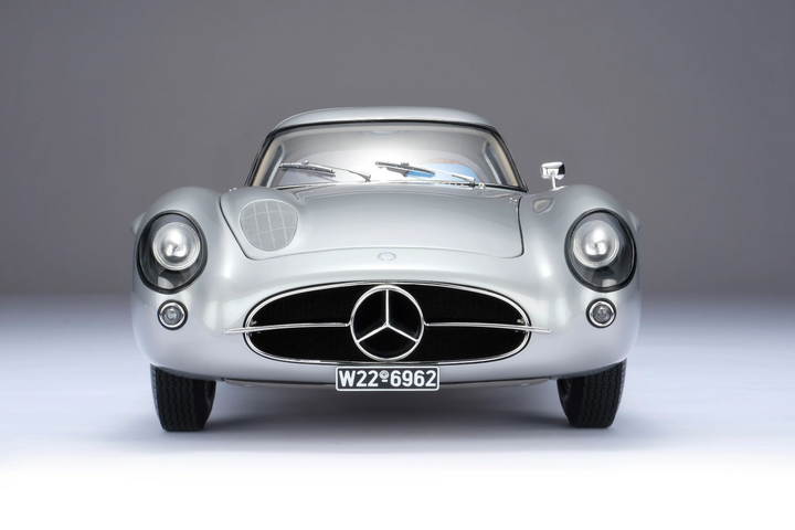 MERCEDES-BENZ 300 SLR UHLENHAUT COUPE [Fully opening] By: Amalgam 1:8 scale