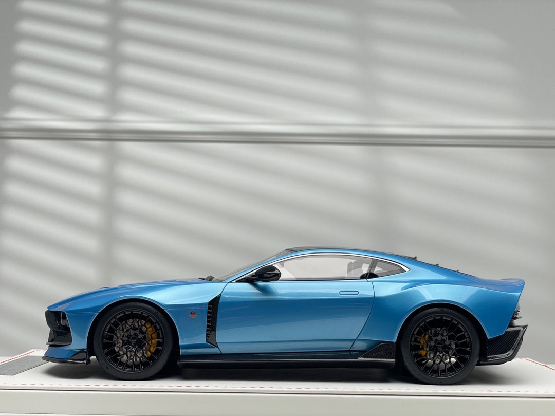 Aston Martin Valour (Blue) [Runner] 1/18 scale