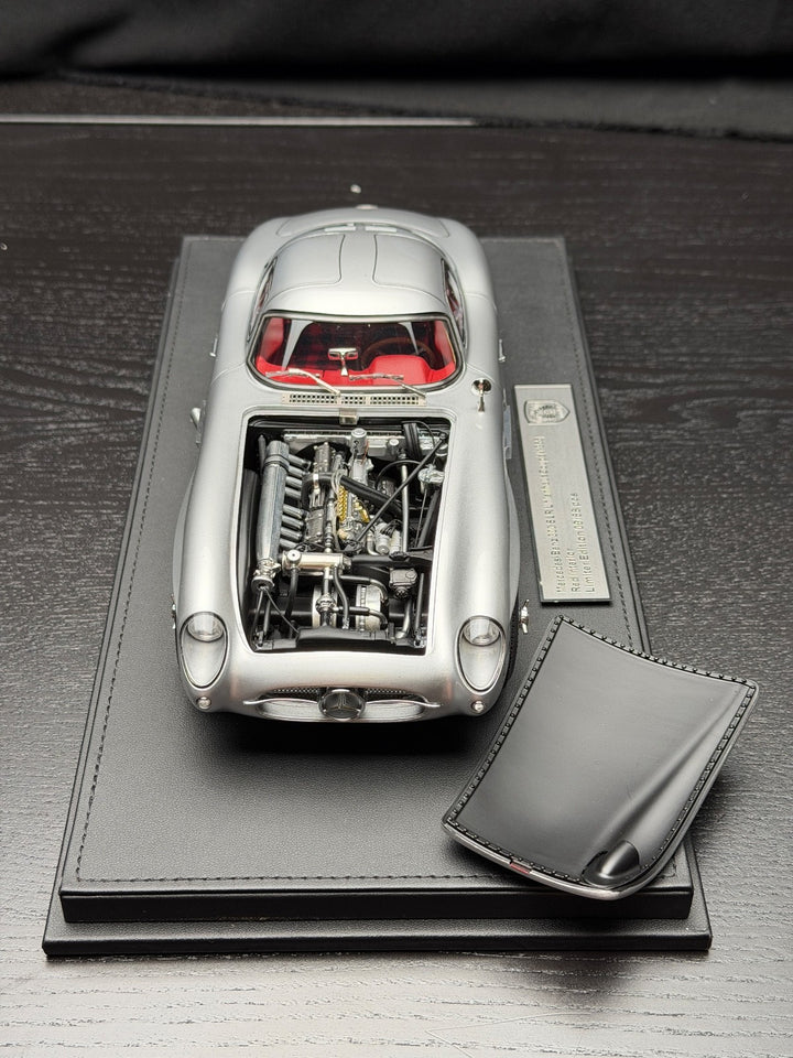 Mercedes-Benz 300 SLR Uhlenhaut (Silver/ Red Interior) [V8 Model] 1:18 scale