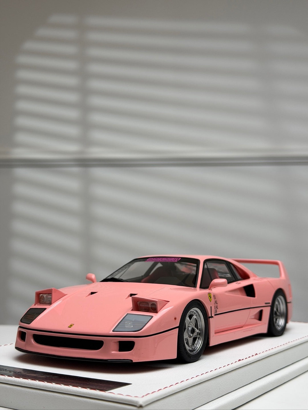 Ferrari F40 (Pink Anti Social Social Club) [GL Model] 1/18 scale