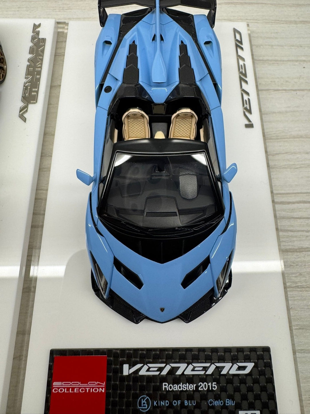 Lamborghini Veneno Roadster (Kind of Blu - Cielo Blu) [Make Up] 1:43 scale