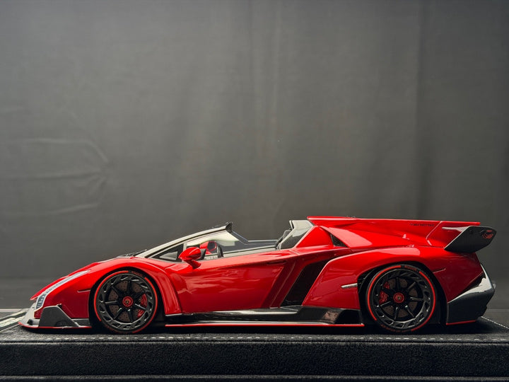 Lamborghini Veneno Roadster (Red) [Henson&Heaven] 1/18 scale