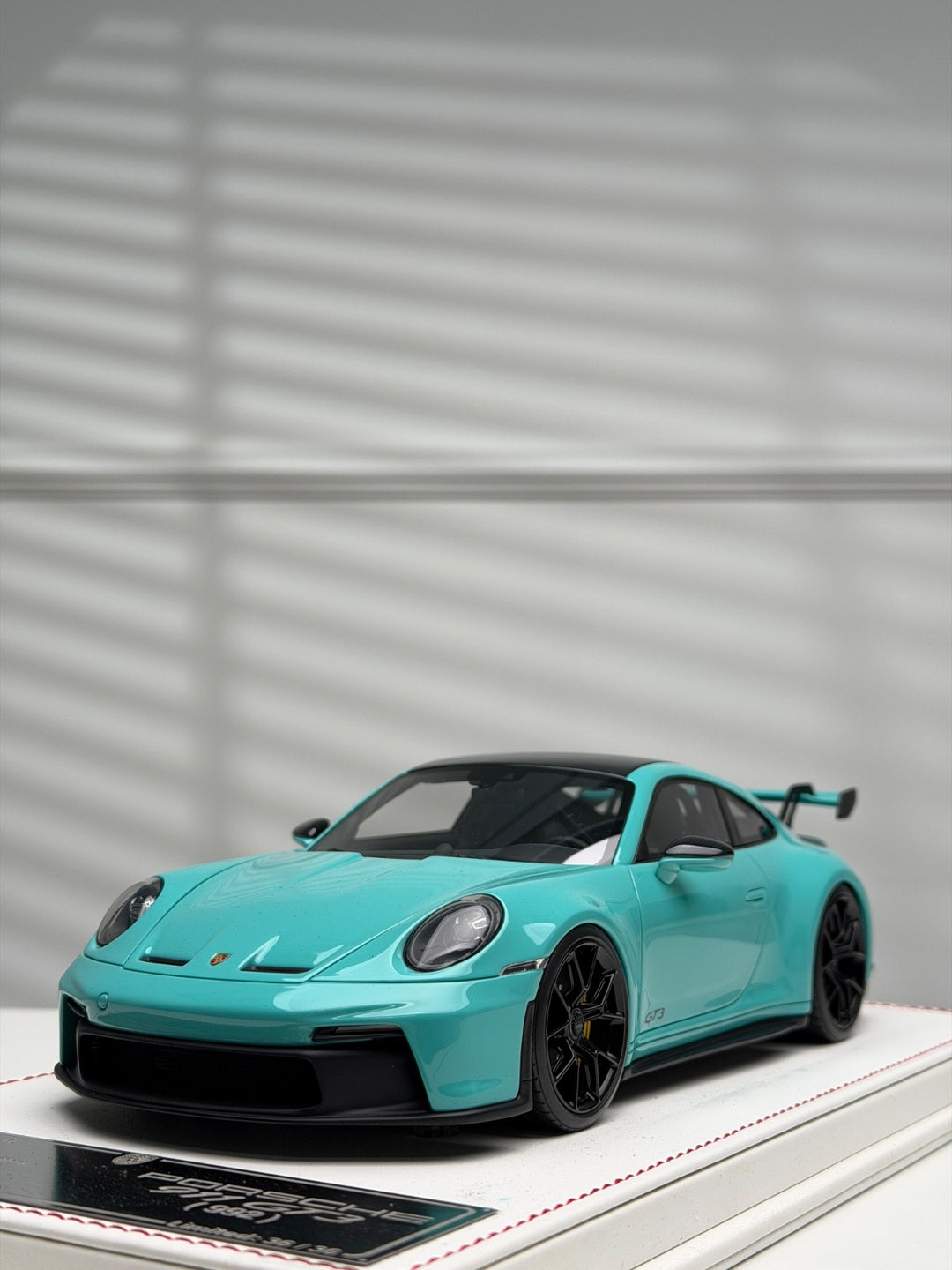 Porsche 911 GT3 (Mint Green) [Davis & Giovanni] 1/18 scale