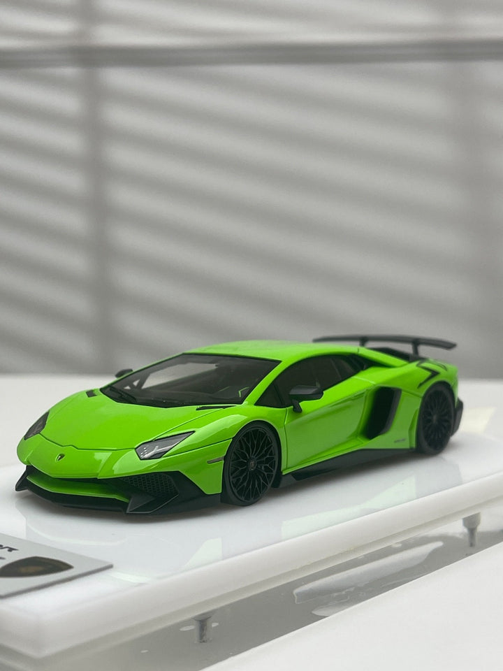 Lamborghini Aventador LP750-4 SV (Green) [Make Up] 1:43 scale