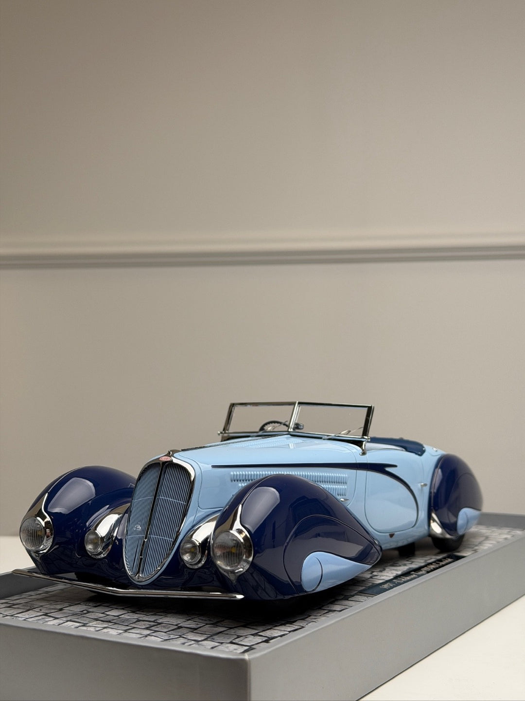 1937 Delahaye Type 135-M Cabriolet (Two-Tone Blue) [MINICHAMPS] 1/18 scale