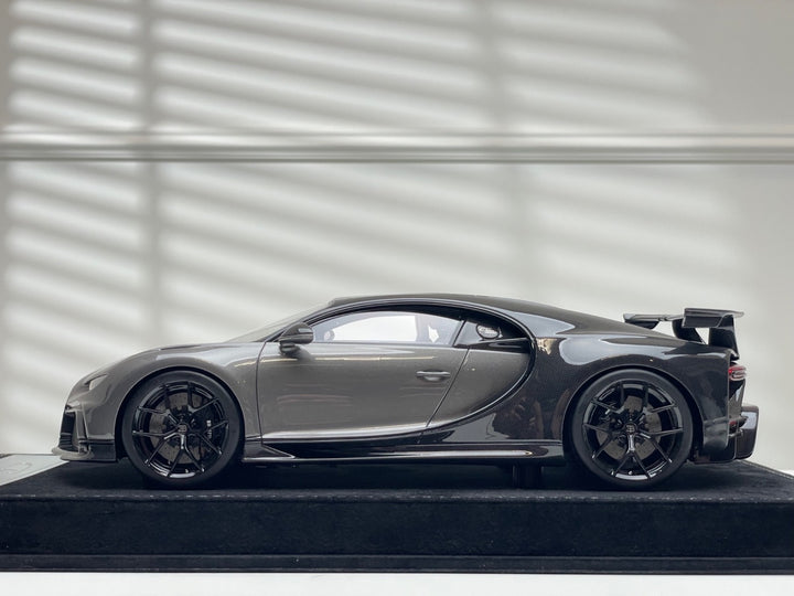 Bugatti Chiron Pur Sport (Metallic Dark Gray) [Henson&Heaven] 1/18 scale