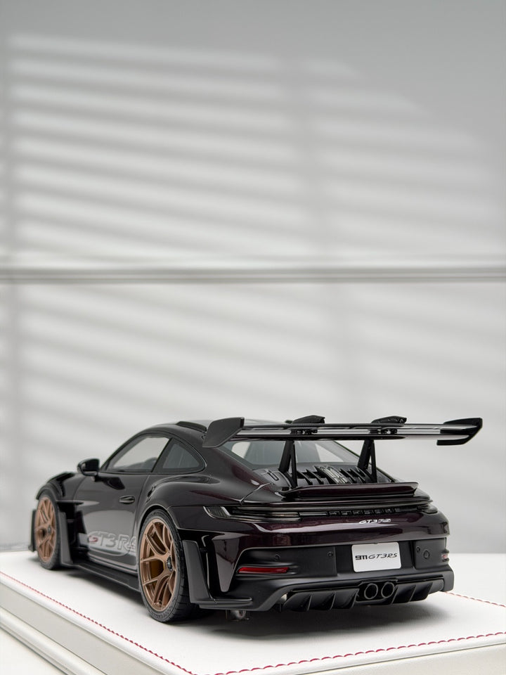 Porsche 911 GT3 RS (Amethyst Metallic) [Davis & Giovanni] 1/18 scale