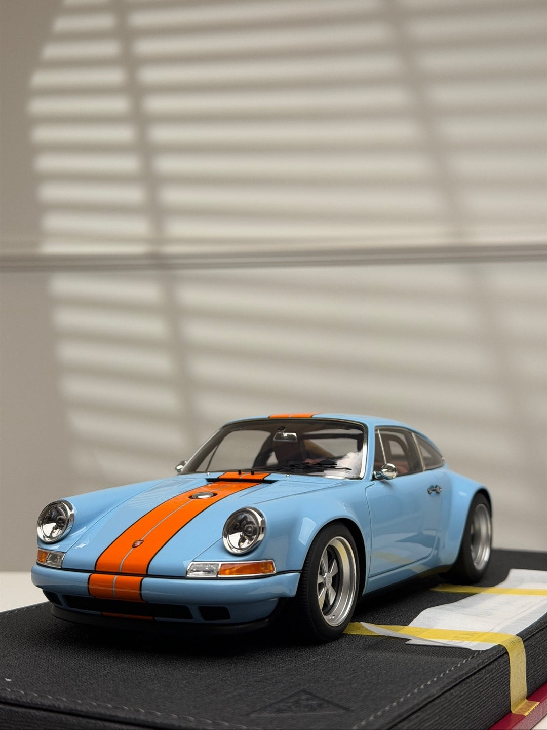 Porsche 911 Singer Coupe (GULF Blue/ Orange Stripe) [Make Up IDEA] 1/18 scale