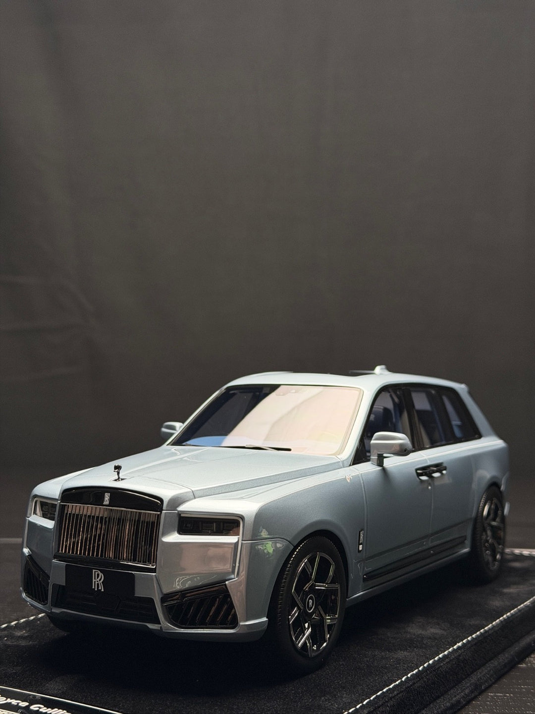Rolls-Royce Cullinan Series II (Ice Blue) [H&H] 1/18 scale