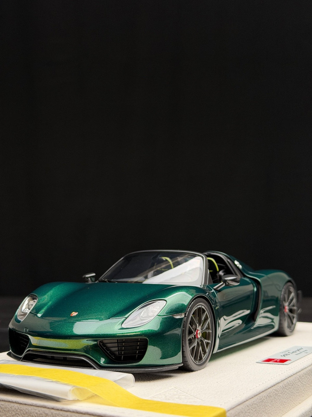 Porsche 918 Spyder Weissach (Green) [MakeUp Eidolon] 1/18 scale