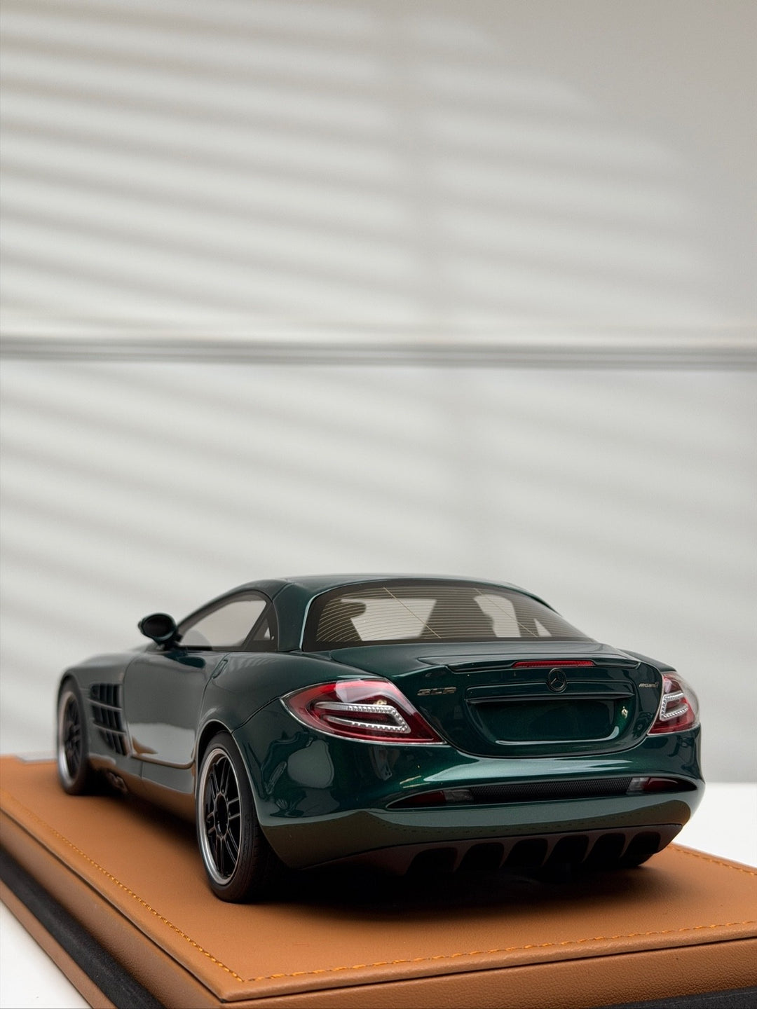 Mercedes-Benz SLR McLaren 722 Edition (Dark Green) [IVY Merit Model] 1/18 scale