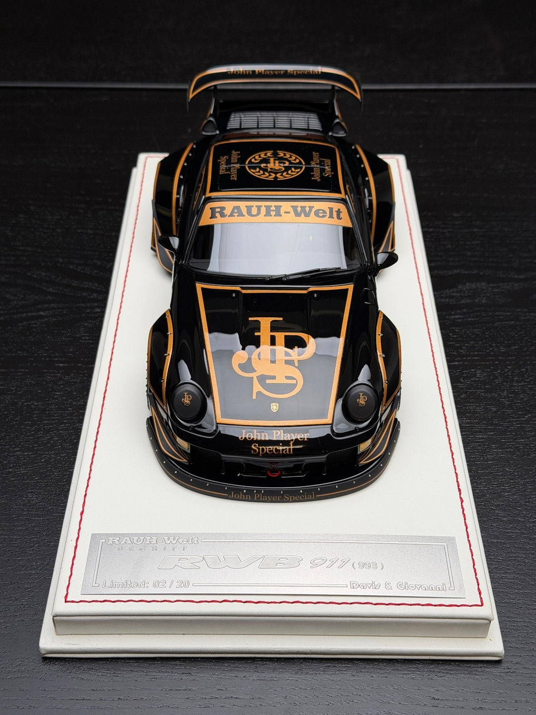 Porsche 911 RWB (John Player Special) [Davis & Giovanni] 1:18 scale