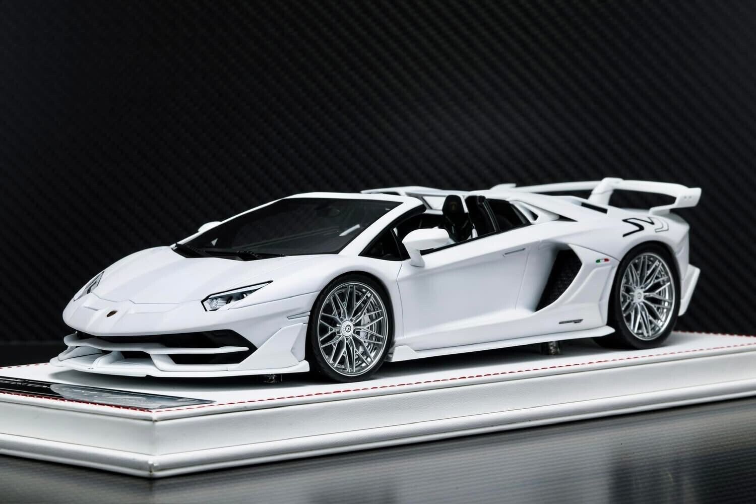 Lamborghini Aventador SVJ Roadster (White) [Davis & Giovanni] 1:18
