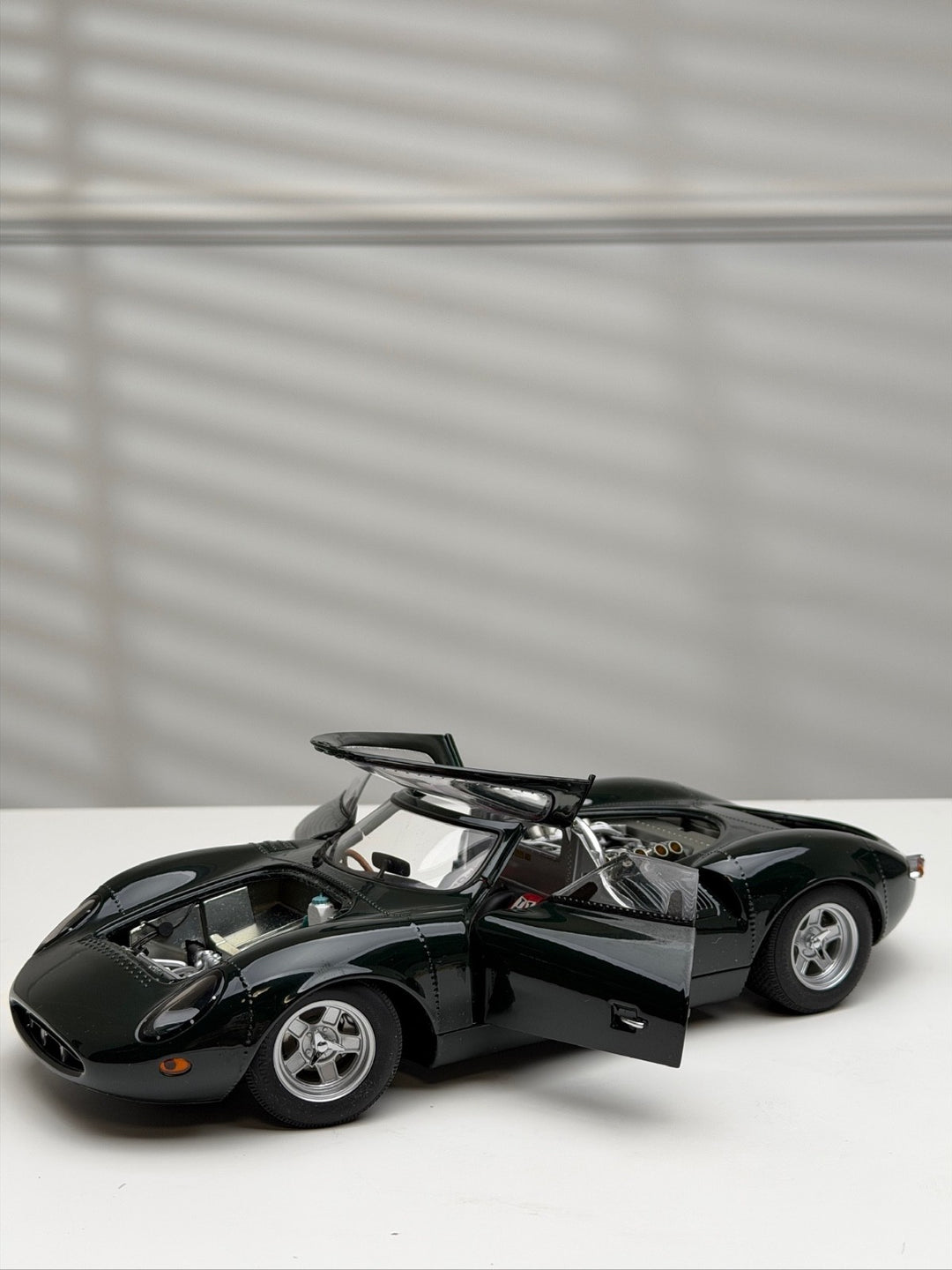 Jaguar XJ 13 (Dark Green) [AUTOart] 1:18 scale