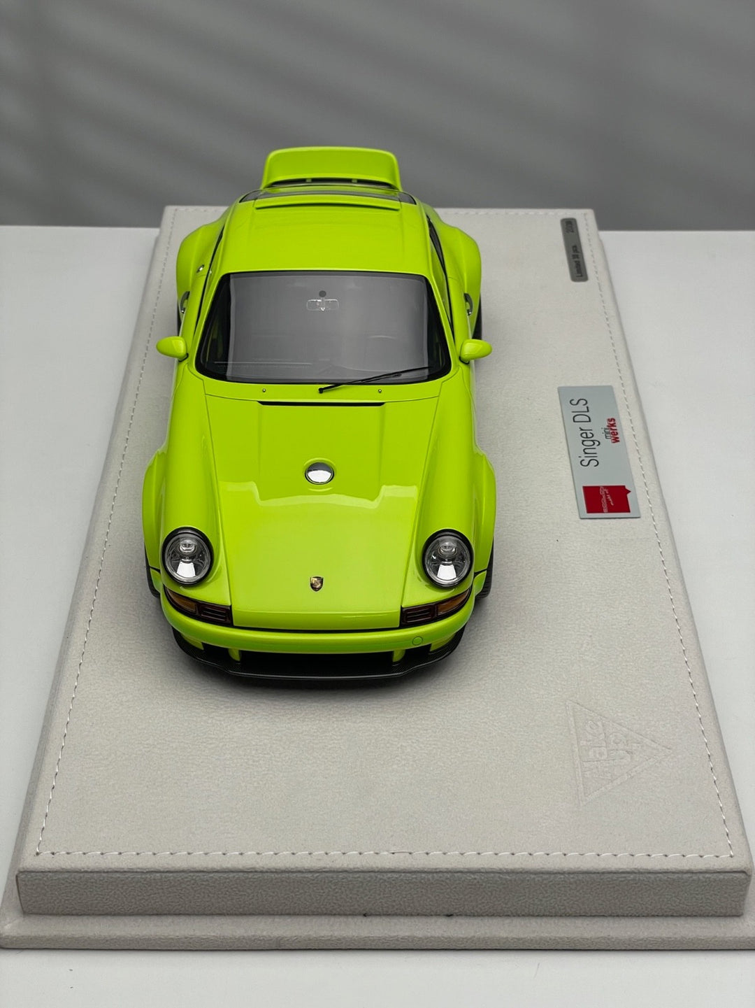 Porsche 911 Singer DLS (Acid Green) [Make up Eidolon] 1/18 scale