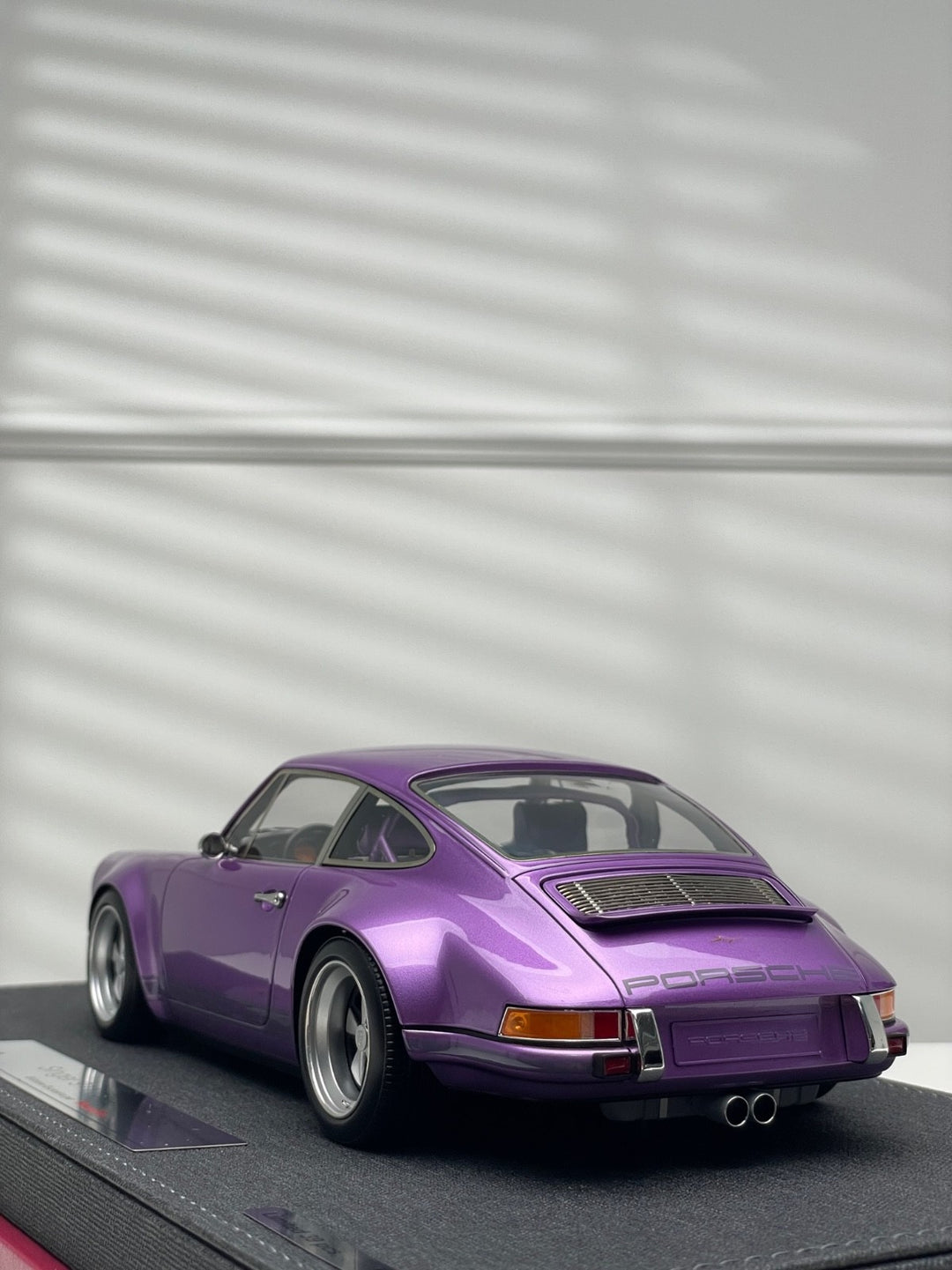 Porsche 911 Singer Coupe (Viola Lavanda) [Make Up IDEA] 1/18 scale