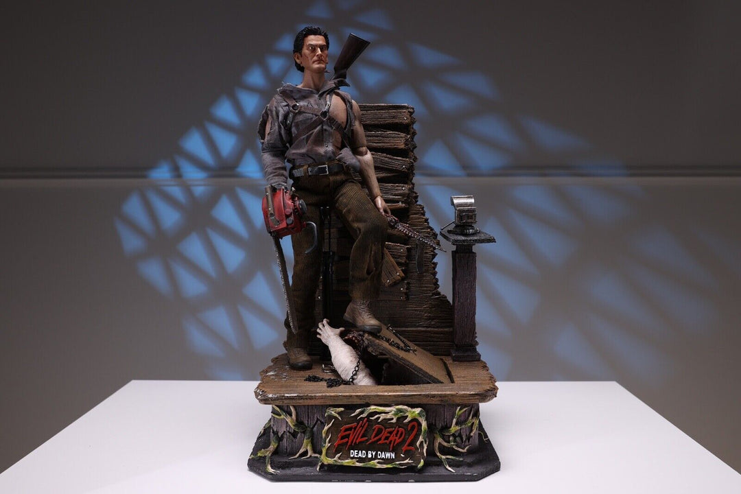 Ash Williams (Evil Dead) - By: Beto Matali [1:6 scale] RARE