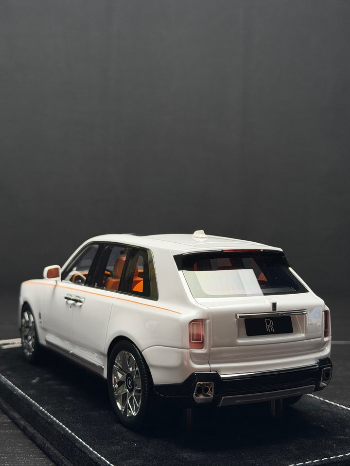 Rolls-Royce Cullinan Series II (Pearl White) [H&H] 1/18 scale