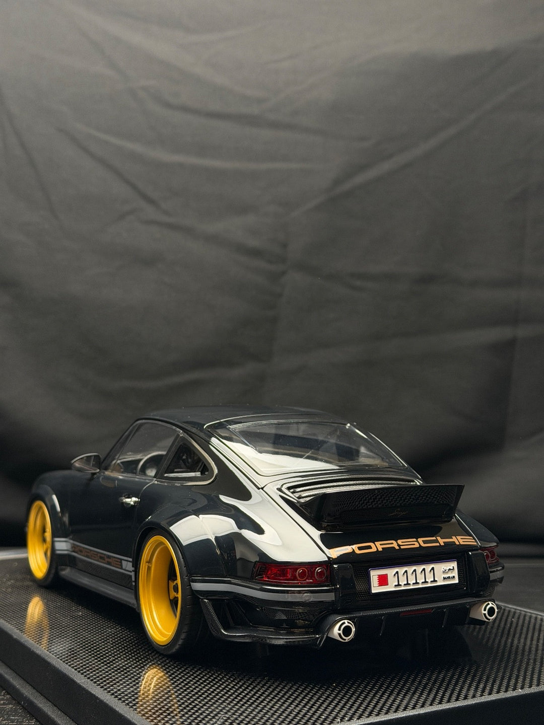 Porsche 911 Singer DLS (Black) [IVY Model] 1:12 scale