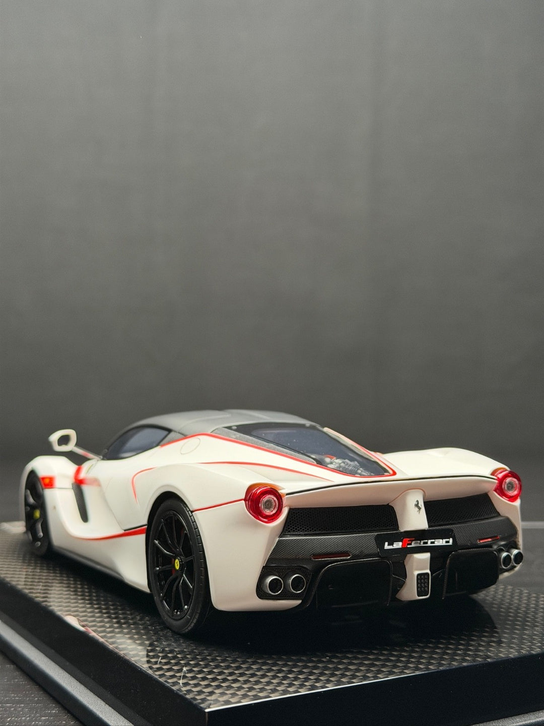 Ferrari LaFerrari (Matt White) [Gavin] 1:18 scale
