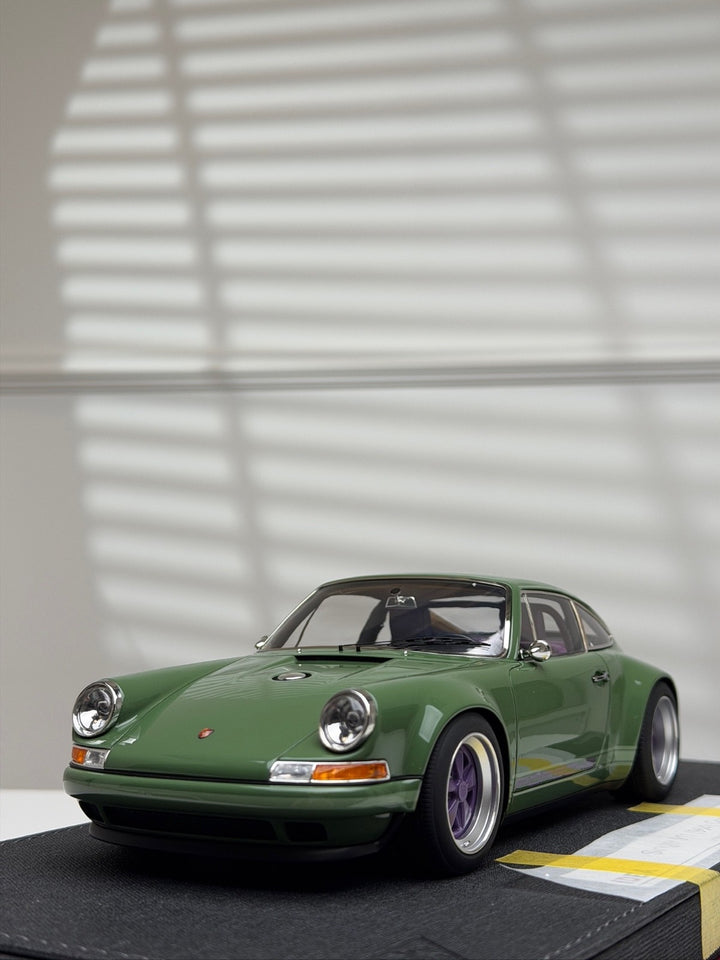 Porsche 911 Targa Singer (Dark Green) [Make up IDEA] 1/18 scale