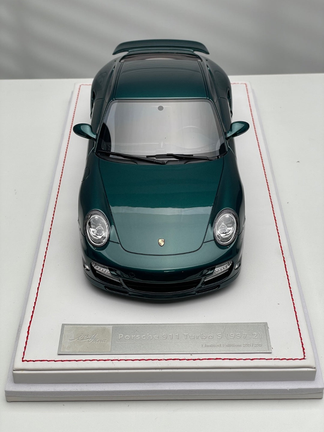 Porsche 997.2 911 Turbo S (Dark Green) [IVY Merit Model] 1/18 scale