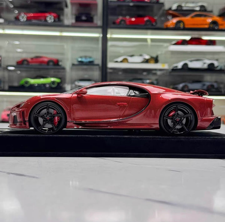 Bugatti Chiron Super Sport (Red Carbon) [Henson&Heaven] 1/18 scale