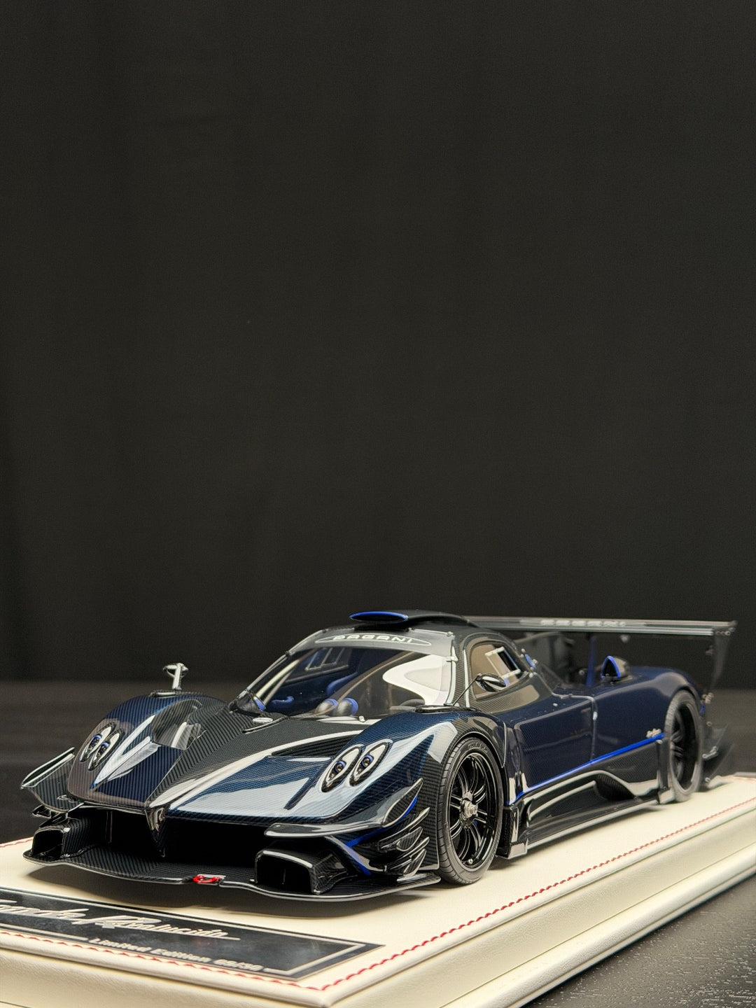 Pagani Zonda Revolucion (Blue Carbon) [Dino Model] 1/18 scale