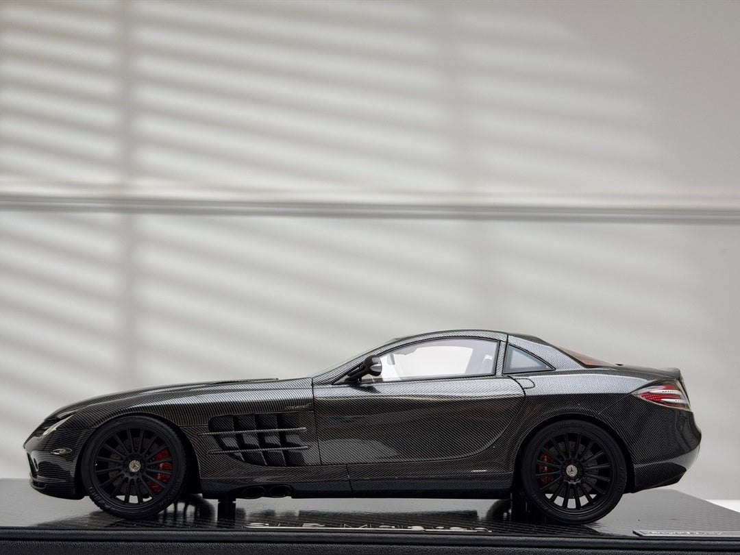 Mercedes-Benz SLR Mclaren (Full Exposed Carbon Fiber) [FrontiArt] 1/18 scale