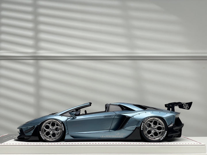 Lamborghini Aventador 2.0 Roadster LBWK (Ice Blue) [Davis & Giovanni] 1/18 scale