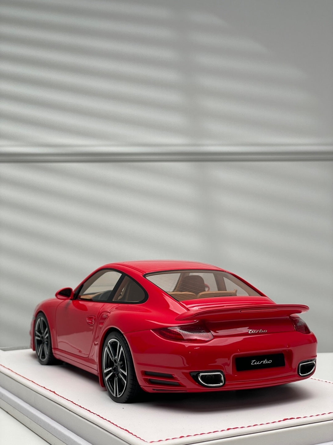 Porsche 997.2 911 Turbo (Red) [IVY Merit Model] 1/18 scale