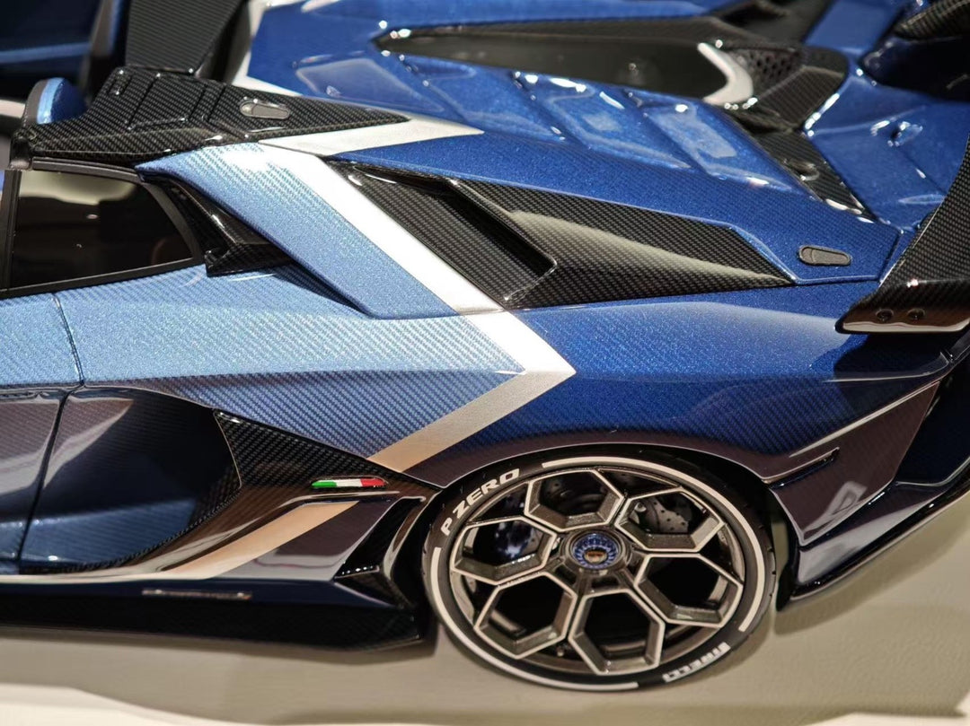 Lamborghini Aventador SVJ Roadster (Blue Carbon) [Davis & Giovanni] 1:18 scale