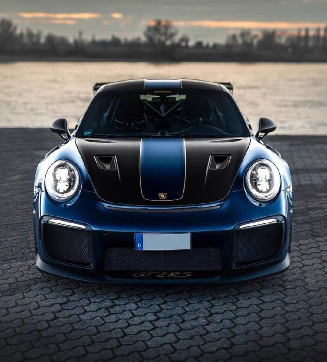 Porsche 911 GT2RS (Metallic Dark Blue) [Davis & Giovanni] 1:18 scale