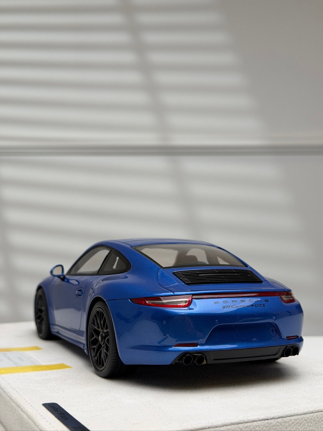 Porsche 911 Carrera 4 GTS (Blue) [Make up Eidolon] 1/18 scale