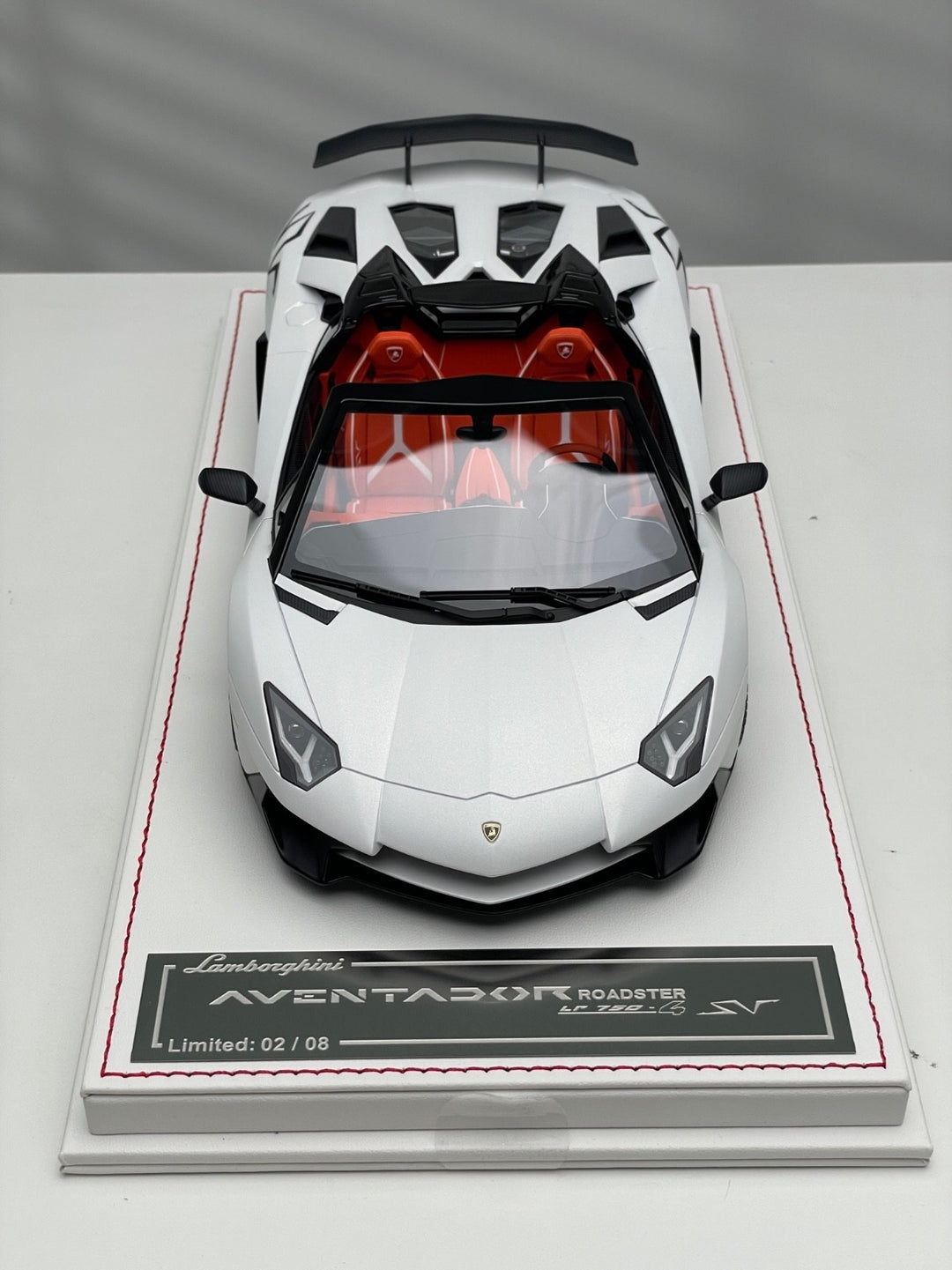 Lamborghini Aventador SV Roadster (White) [Davis & Giovanni] 1/18 scale