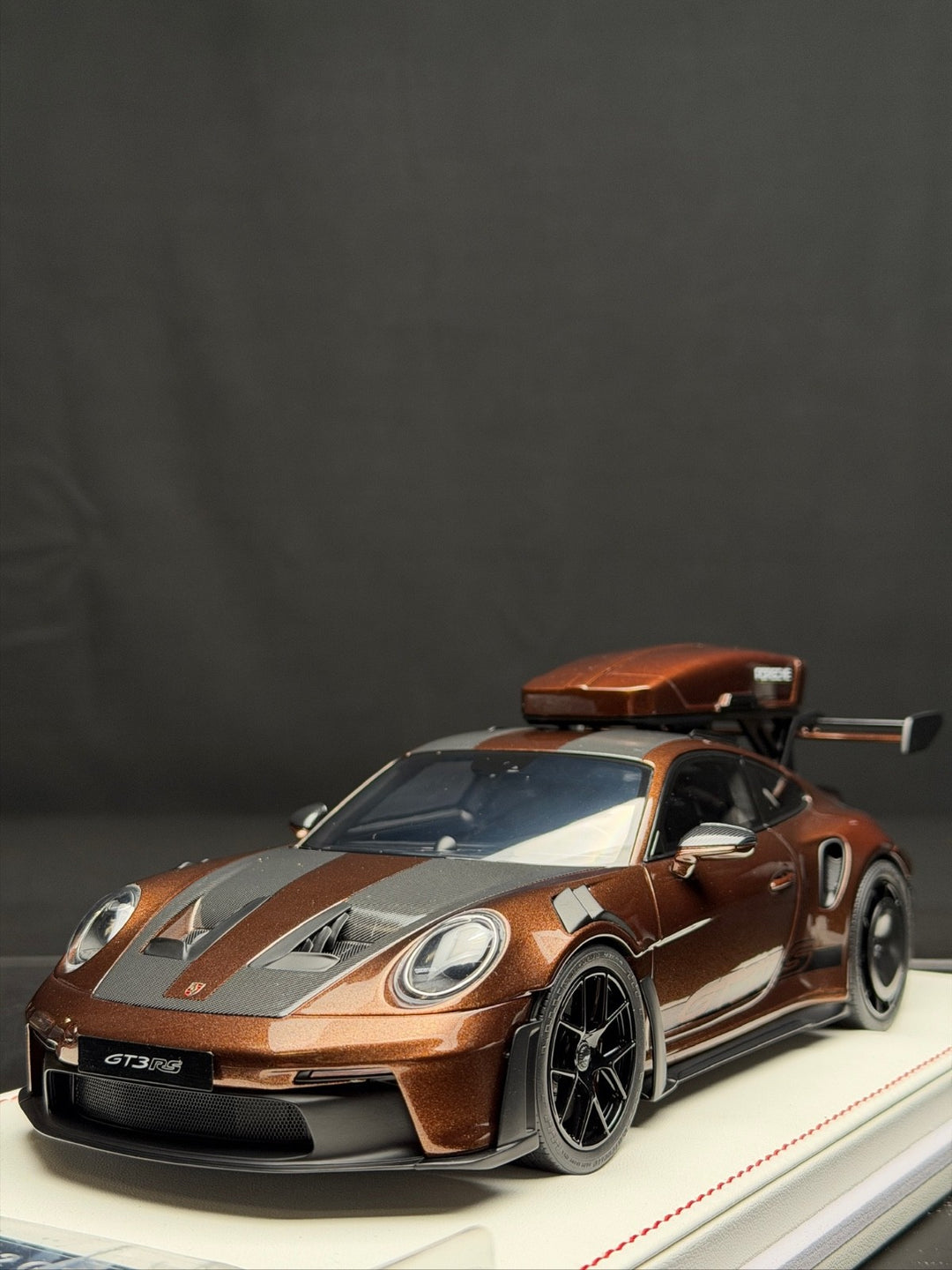 Porsche 911 GT3 RS w/ Roof Rack (Metallic Dark Bronze) [IVY Model] 1:18 scale