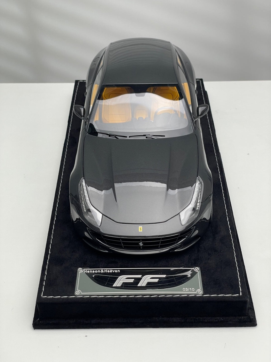 Ferrari FF (Carbon Fiber) [Henson&Heaven] 1/18 scale